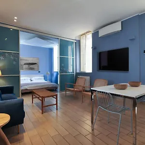 Charming 5 Vie Apt. Center Appartamento