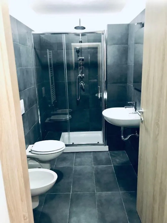 Humanitas Apartment ميلان 0*,