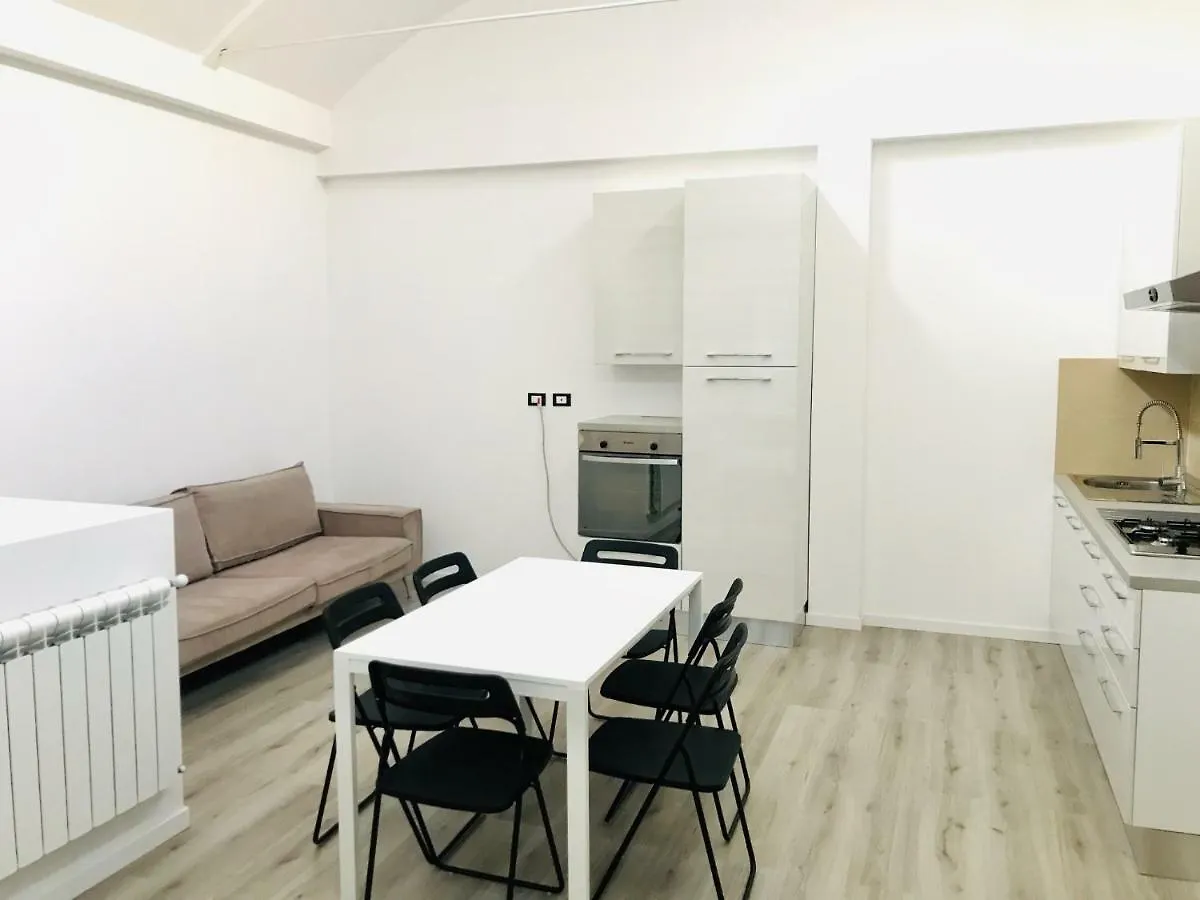 Humanitas Apartment ميلان 0*,  إيطاليا